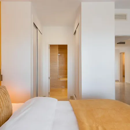 Charming 2-bedroom With Beautiful Sea Views * Бенахавис